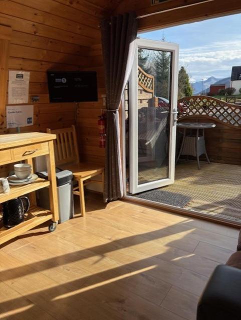 Conifer Cabins Fort William Exterior foto